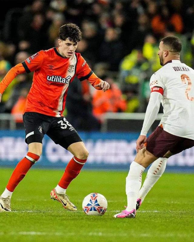 南宫体育APP下载-关于NBA总决赛倒计时，阿斯顿维拉清晨防线松动，细节引发关注，压力陡增，更衣室氛围转暖的信息