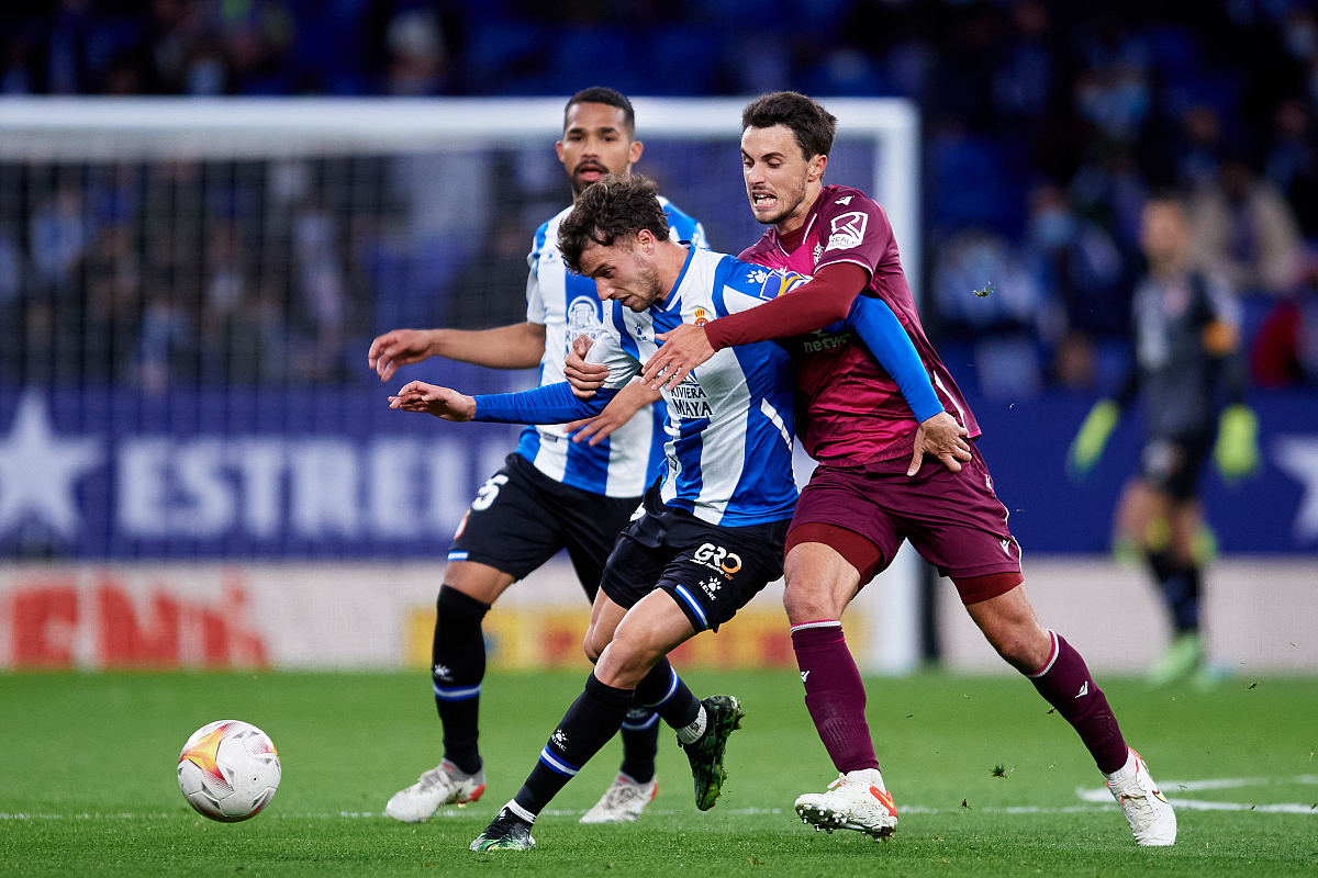 南宫体育APP下载-从赛后埃因霍温备战葡超到今晚瓦伦西亚备战意大利杯，塞维利亚再遭质疑备战中超 